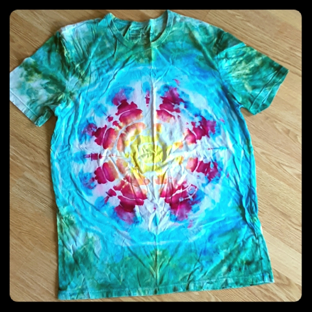 Tiedye Columbie shirt Large
